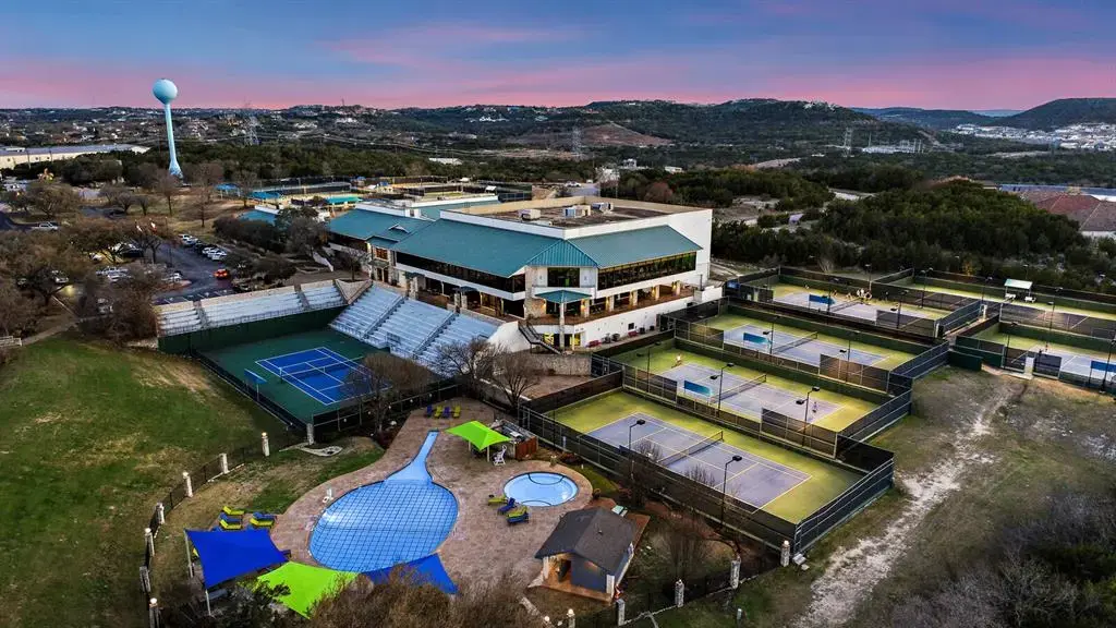 105 Birdie Drive, The Hills