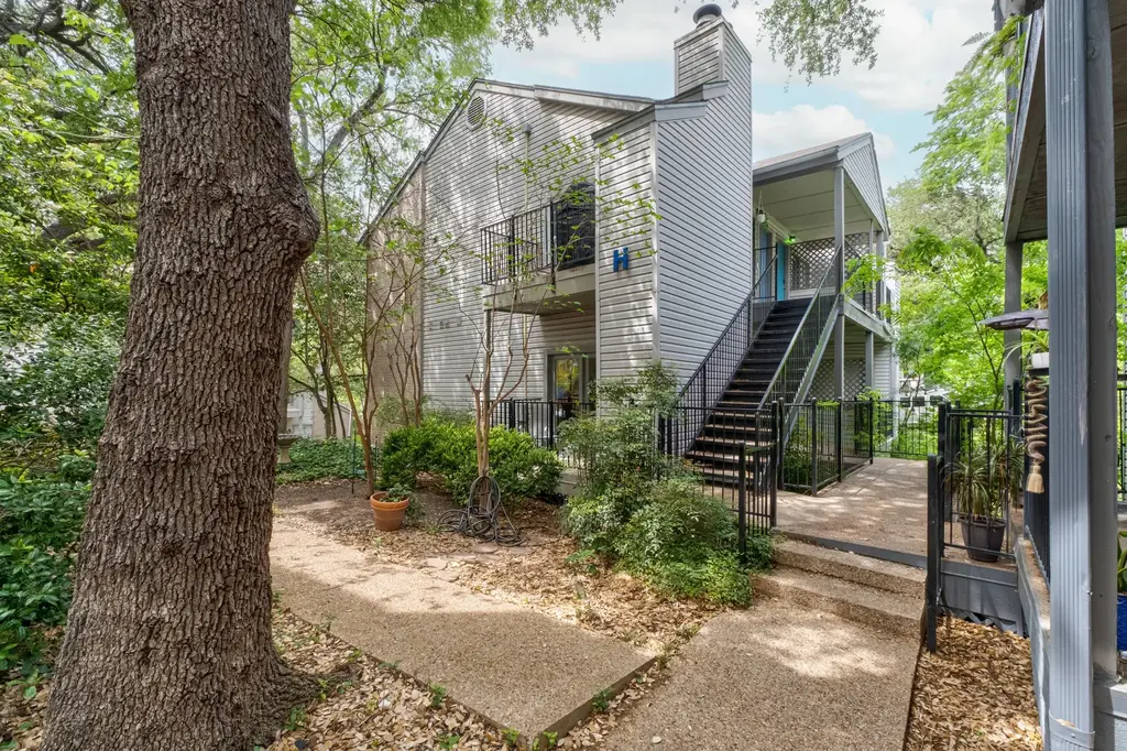 802 S 1st Street 115, Austin