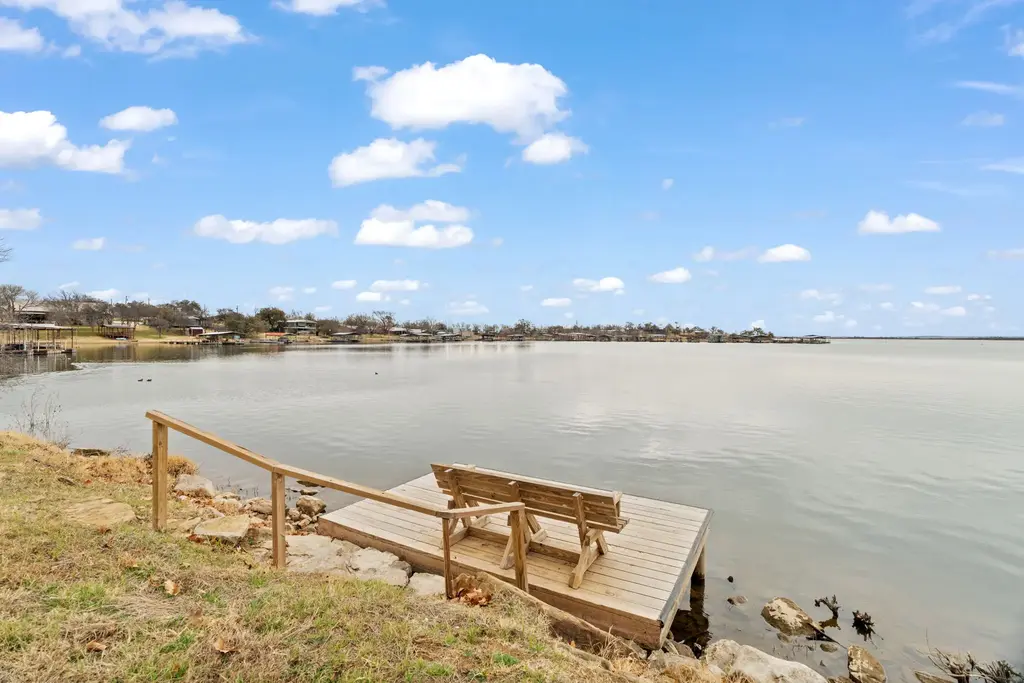 104 Live Oak, Tow