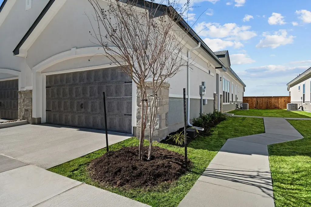 476 Suffield Drive 432, Buda