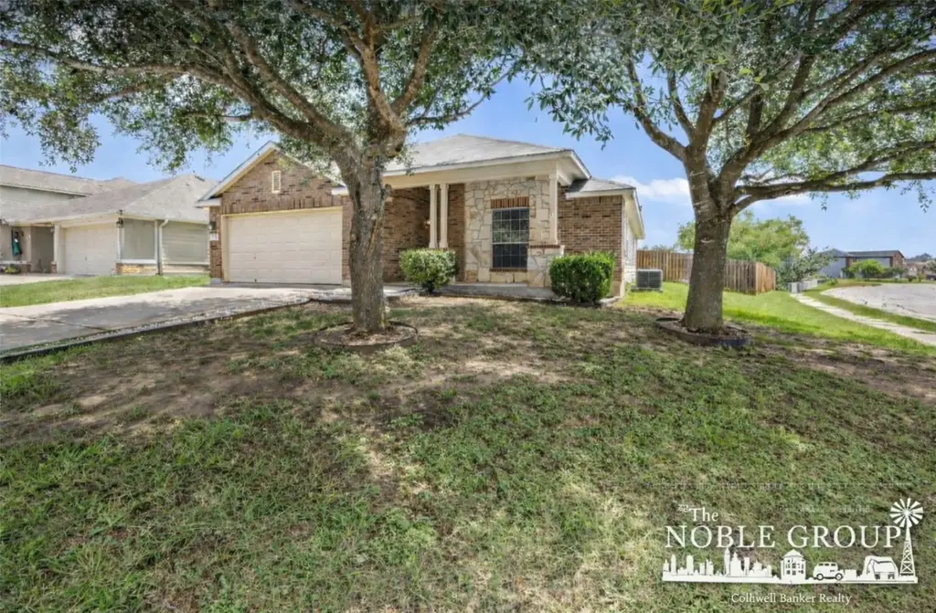 417 Bandara Woods Boulevard, Elgin