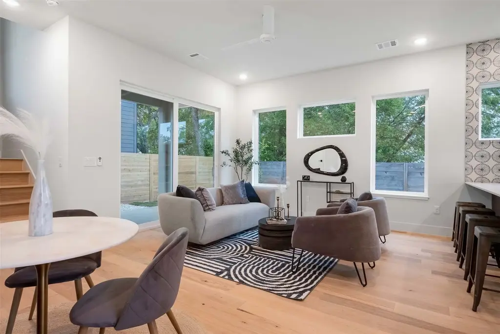 4513 S 3rd Street 2, Austin