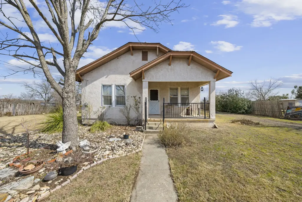 401 S Love Avenue, Florence