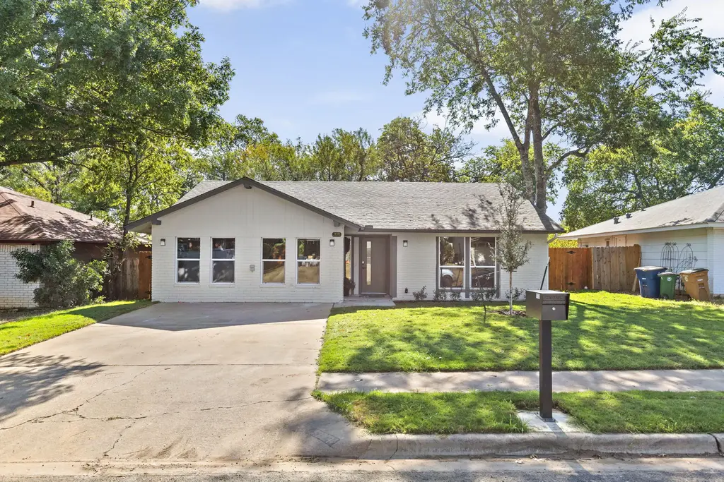 10101 Woodhaven Drive, Austin