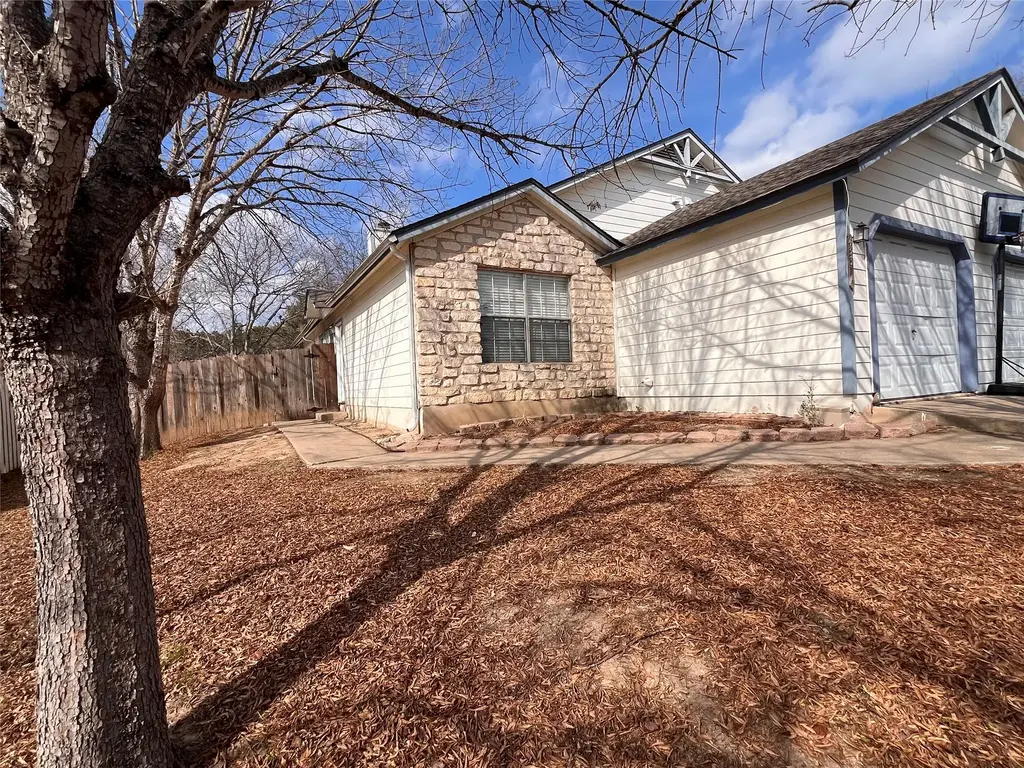 433 Sailmaster Street A, Lakeway