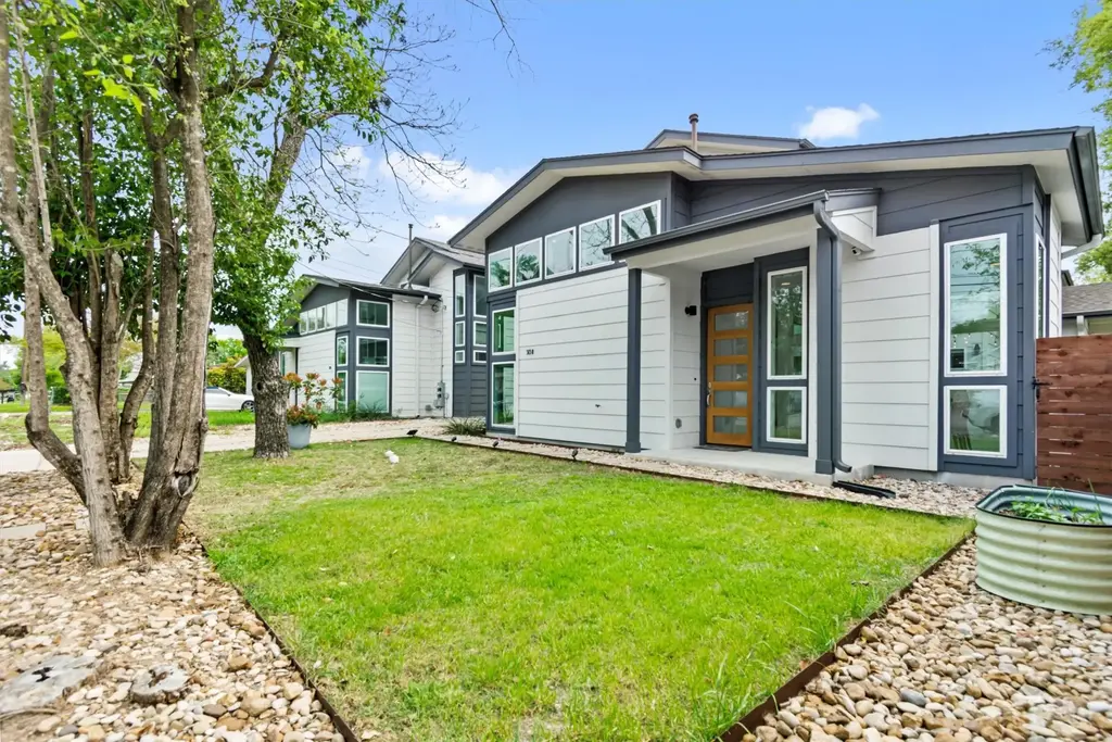 513 W Croslin Street A, Austin