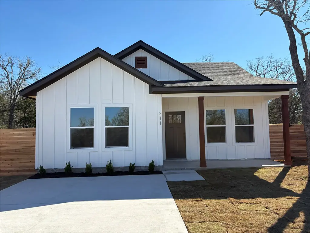 211 Big Bow, Smithville