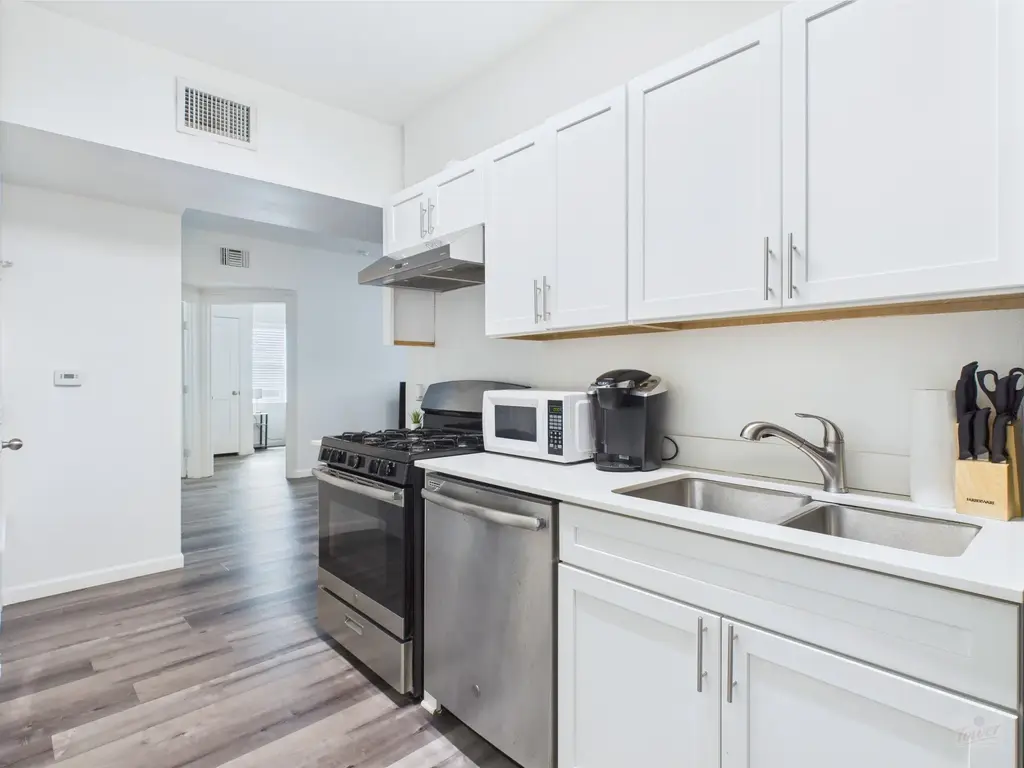 911 W 22nd Street 405, Austin