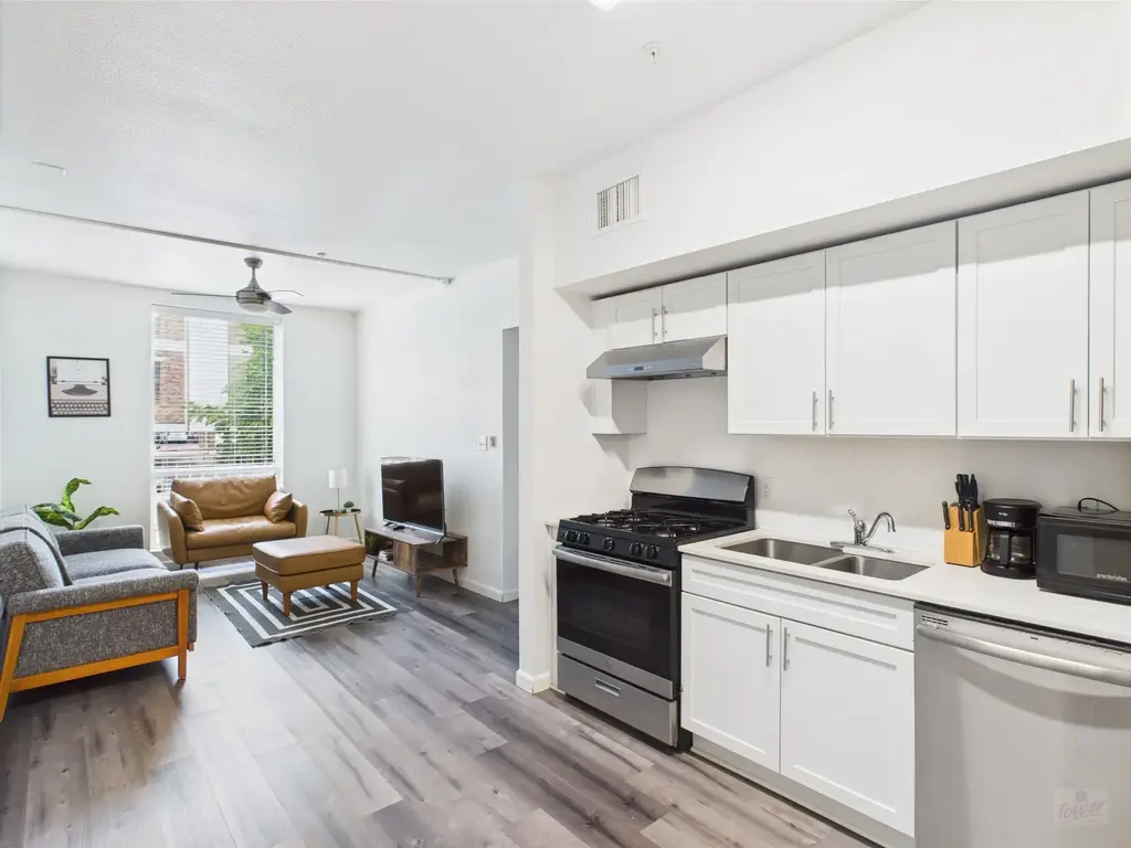 911 W 22nd Street 301, Austin