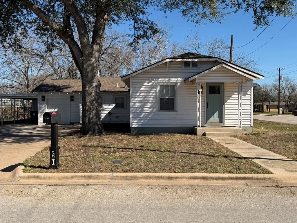 521 S Oak Avenue, Luling