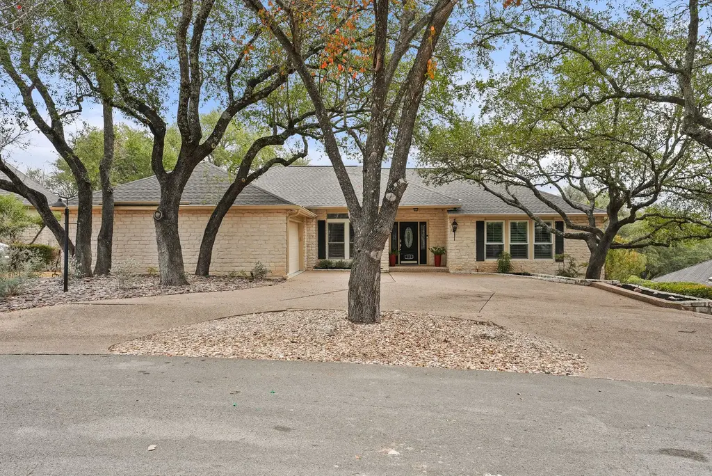 112 Spellbrook Lane, Lakeway