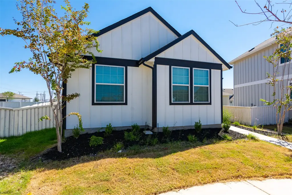 350 Fabion Street, Kyle