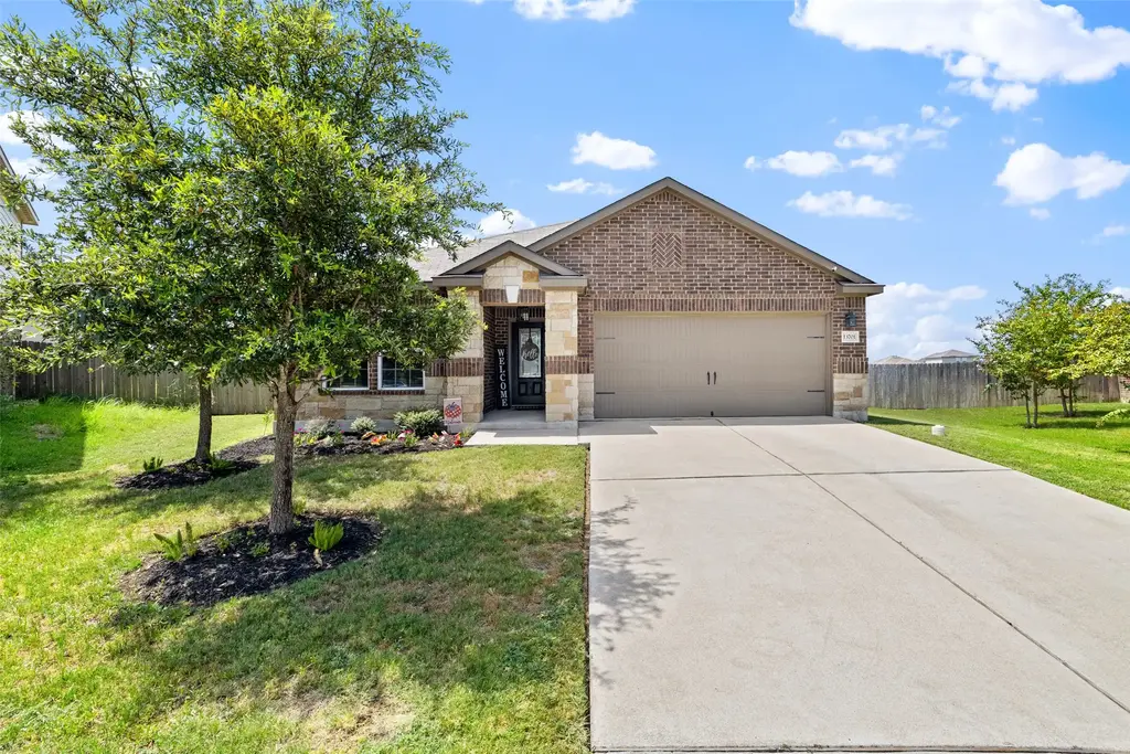 13701 Charles W Fairbanks Cove, Manor