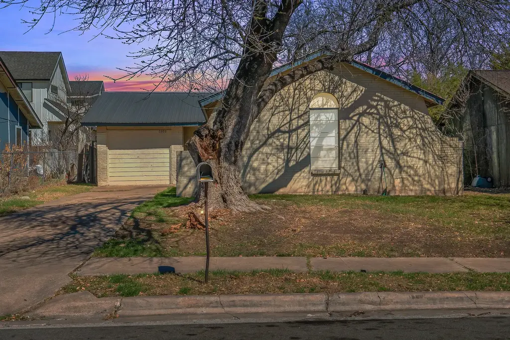 2302 Rockridge Drive, Austin