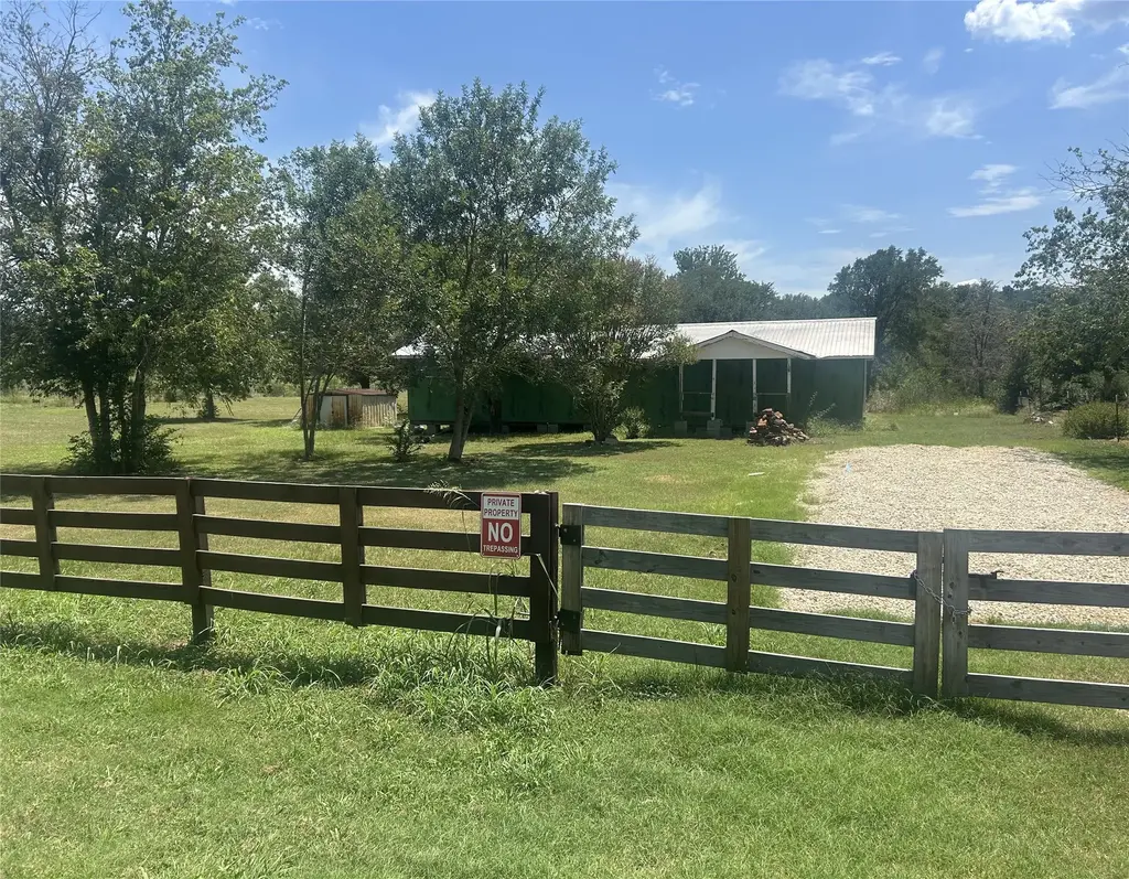 2175 Old Highway 20 Highway, McDade