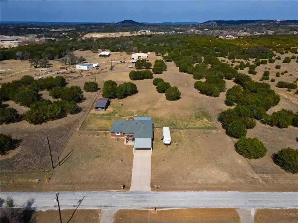 554 County Road 4707, Kempner