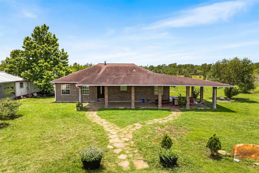 12212 Ballerstedt Road, Elgin