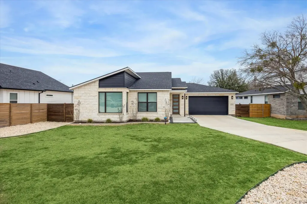 702 Poe Circle, Pflugerville