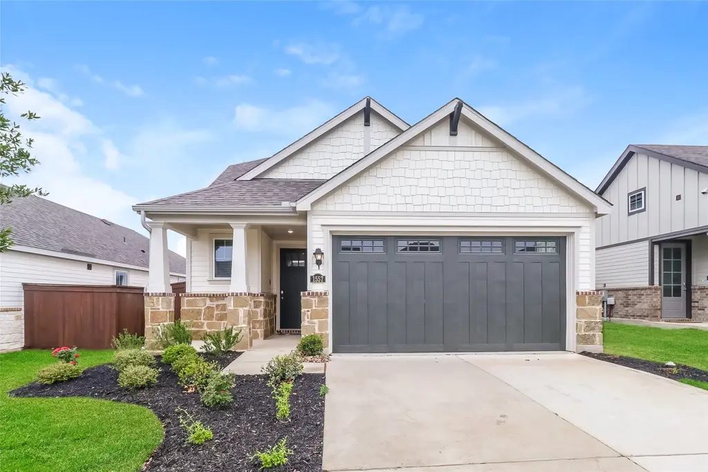 1557 Mexican Heather Drive, Leander