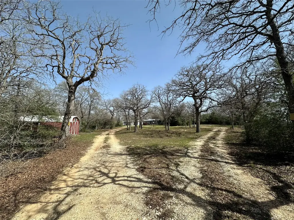 1218 Private Road 3063, Lexington