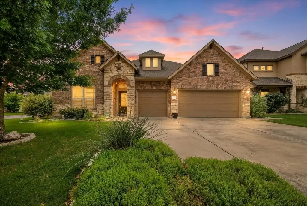 103 Lockhart Loop, Georgetown