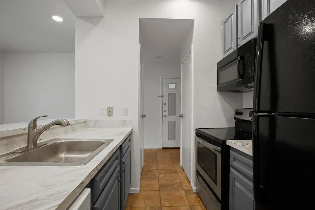 914 W 22nd 1/2 Street 304, Austin
