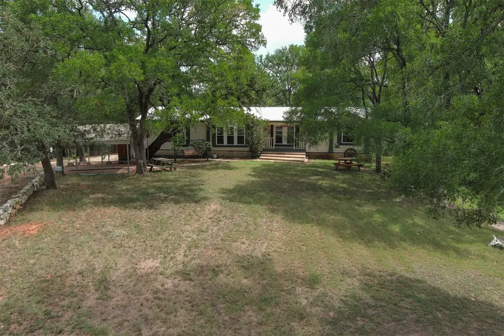 243 Piney Ridge Drive, Bastrop