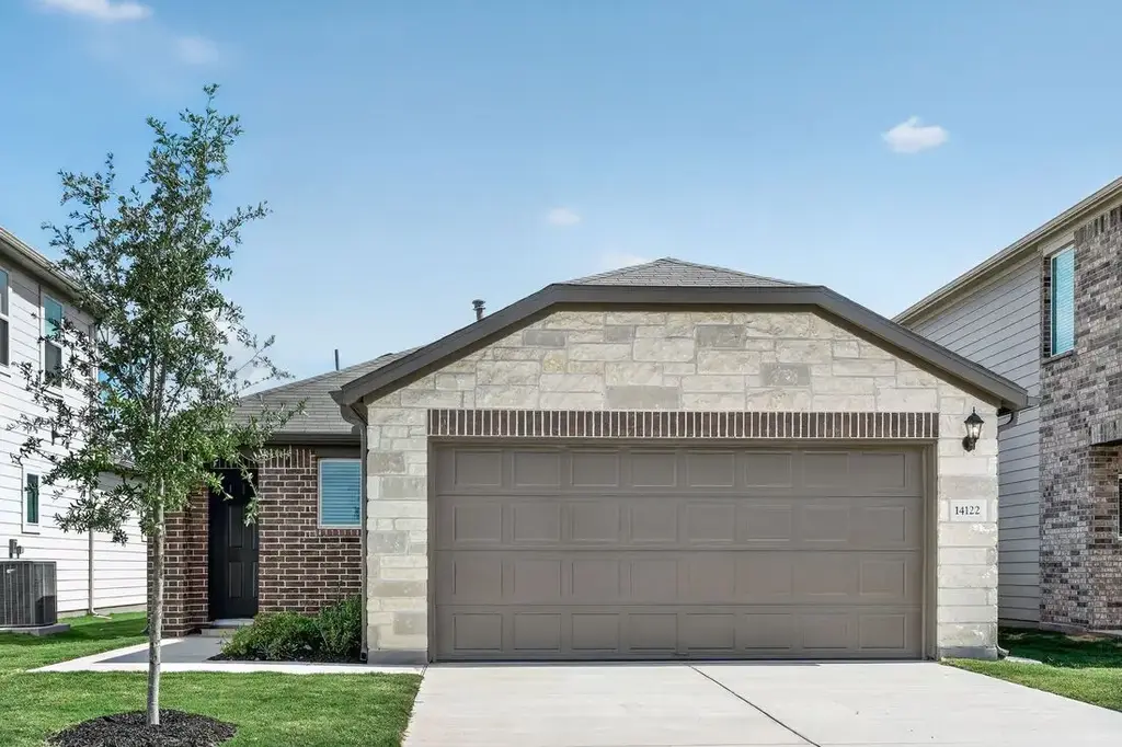 14122 Edna Maxine Walk, Del Valle