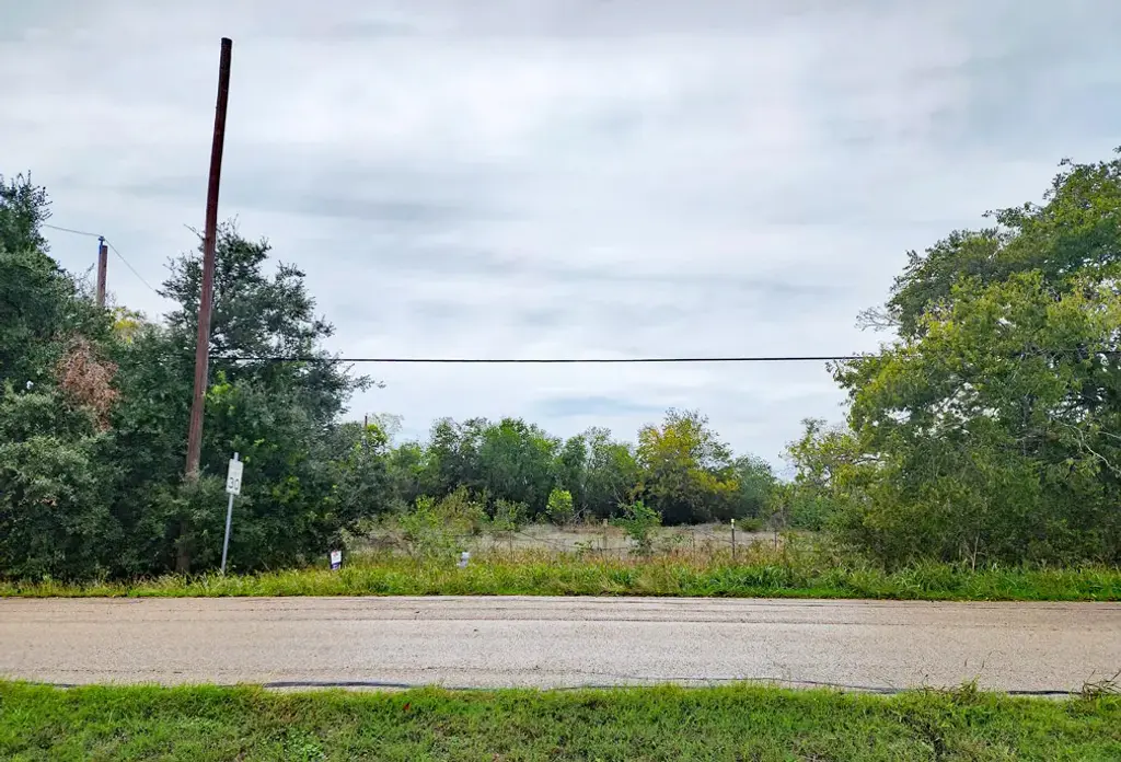 1411 Old Thorndale Road, Taylor