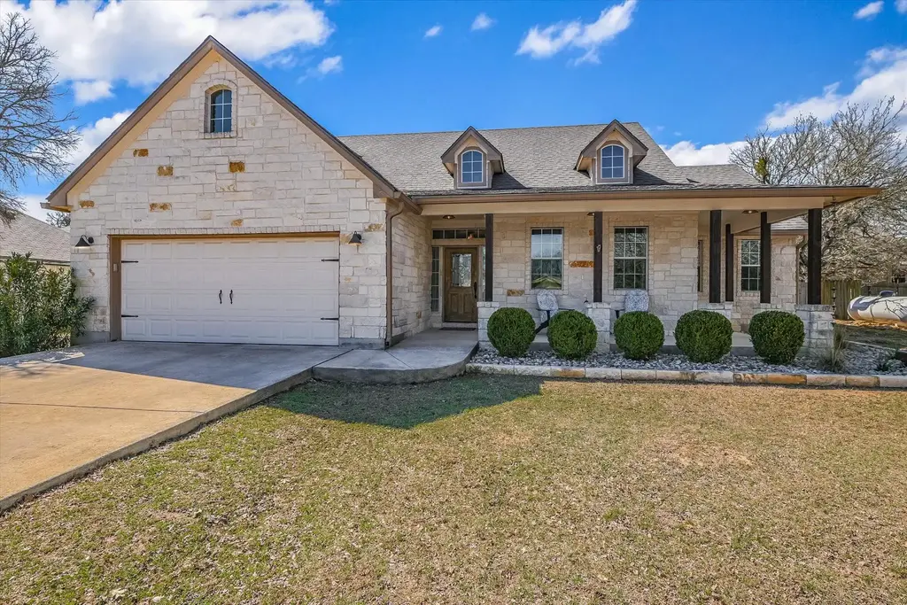 27 Whispering Valley Drive, Wimberley