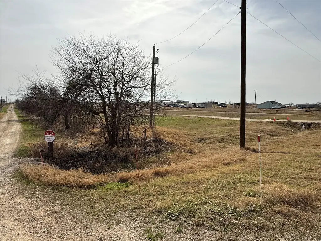 1301 Cr 419 Lot 1, Taylor