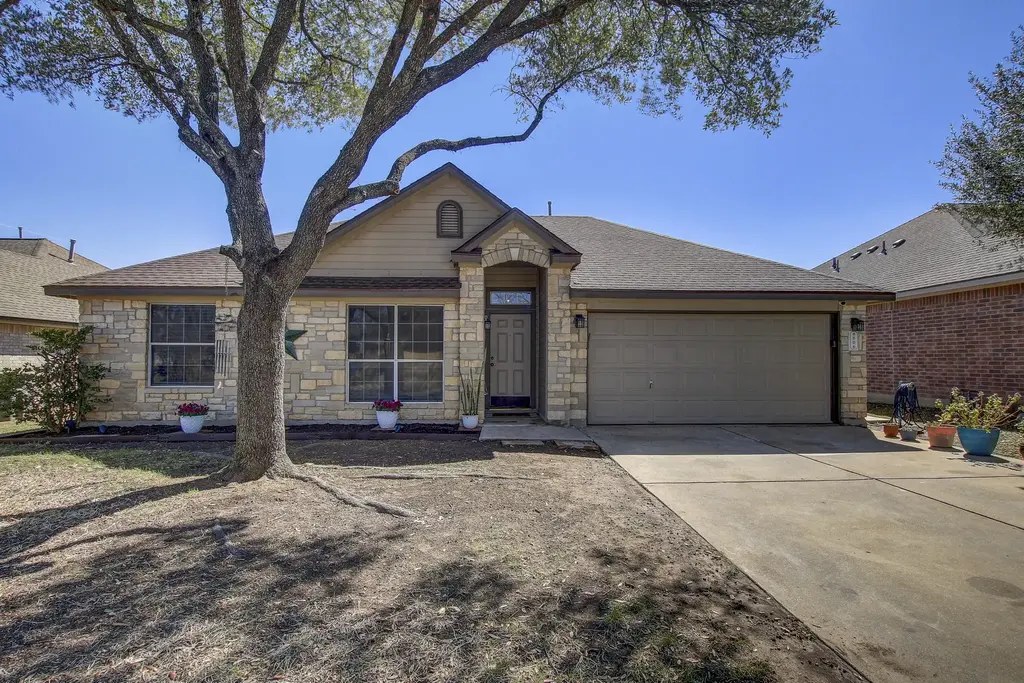 806 Ridge View Drive, Leander