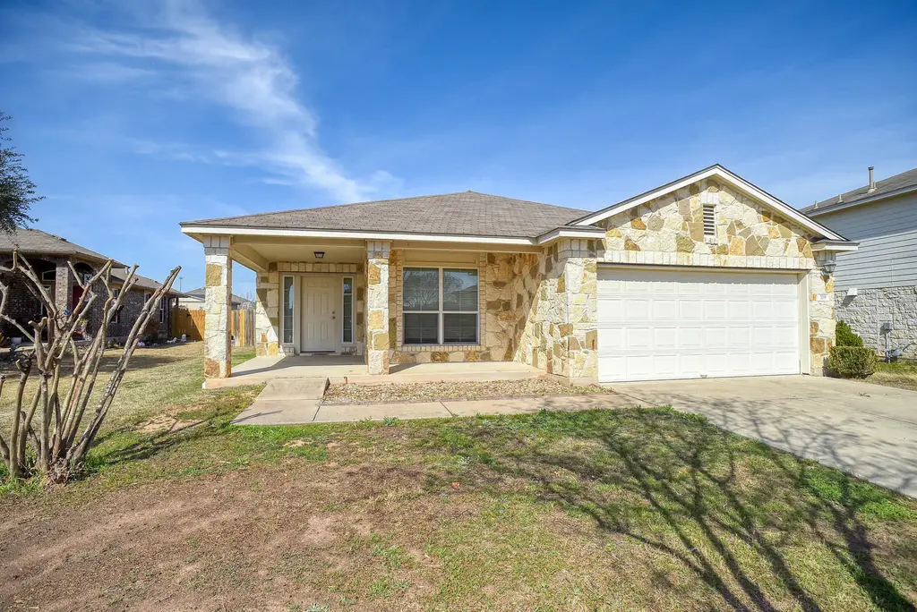 319 Wild Cat Drive, Bastrop