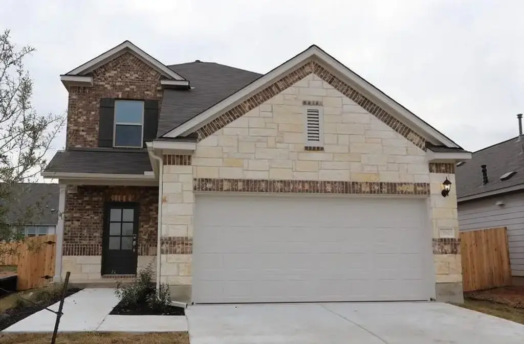 562 Papaya Drive, Buda