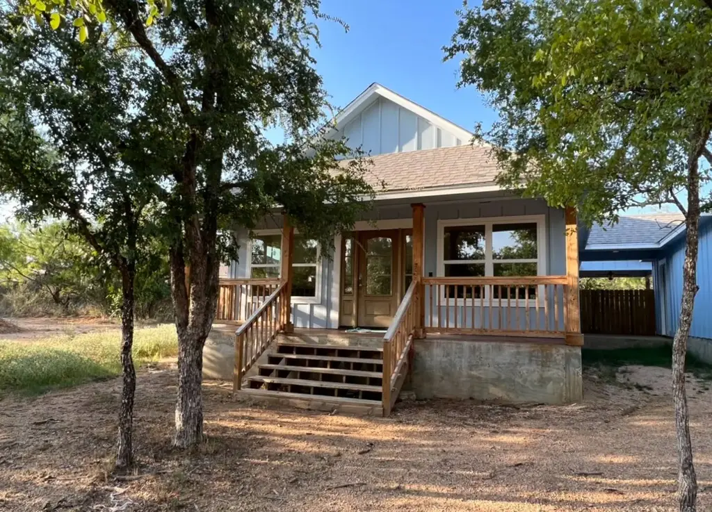 111 E Hickory Drive, Granite Shoals