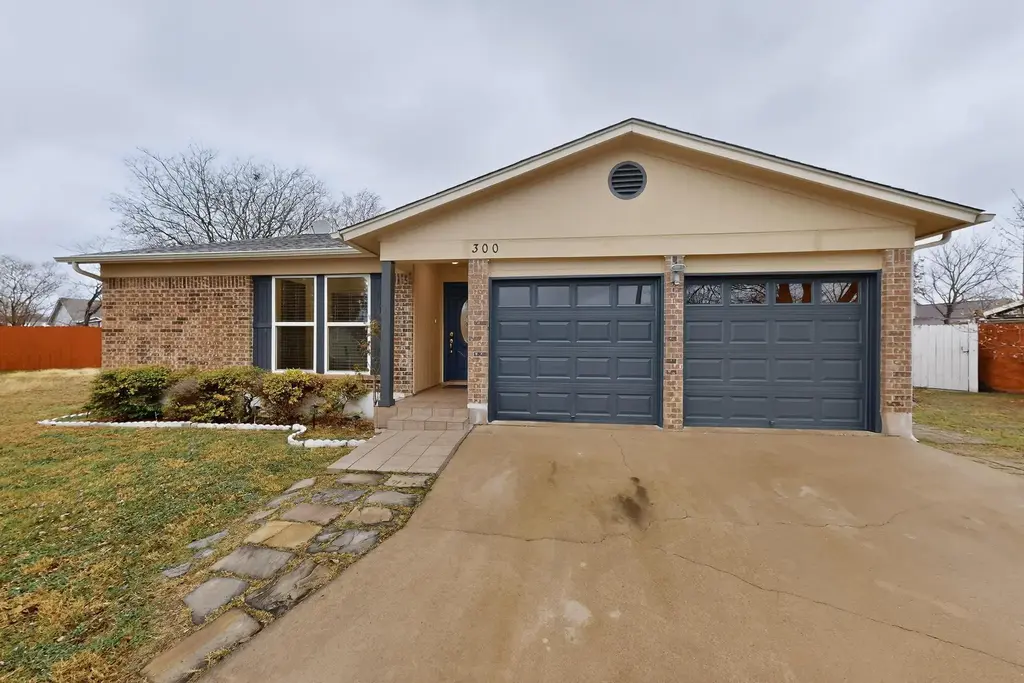 300 Hickok Court, Austin