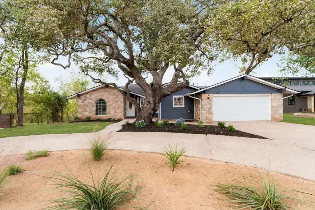 4704 Roundup Trail, Austin