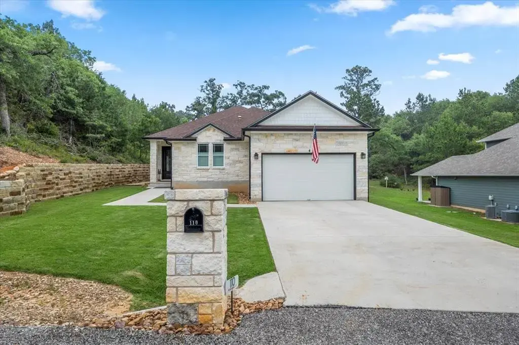110 W Keamuku Court, Bastrop