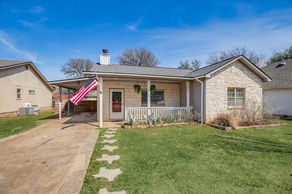 6 Happy Hollow Lane, Wimberley