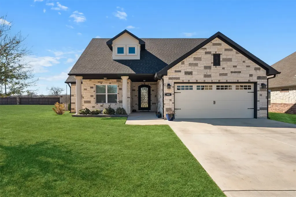 103 Les Lane, Smithville