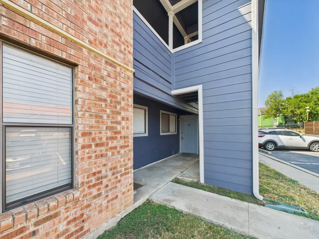 2500 Burleson Road 201, Austin