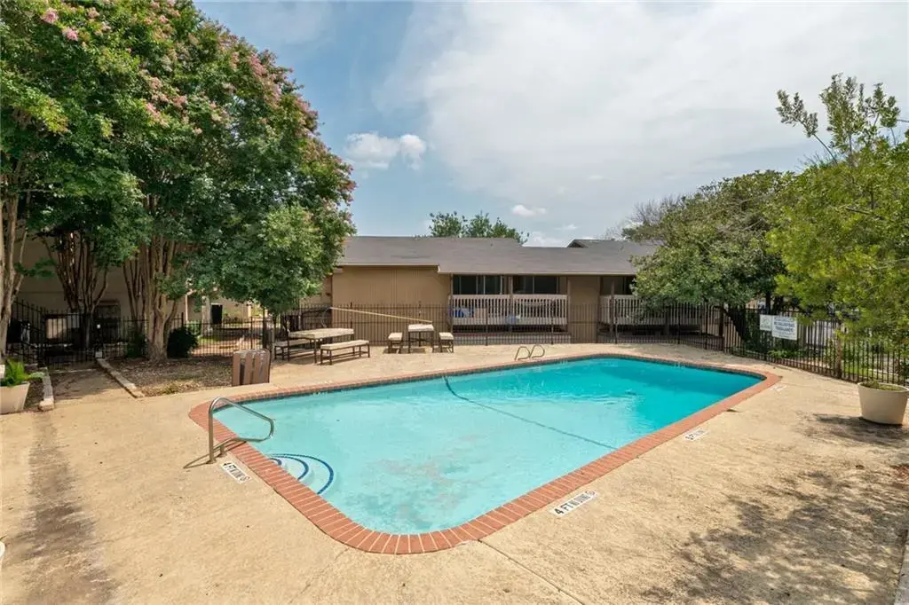 2124 Burton Drive 140, Austin