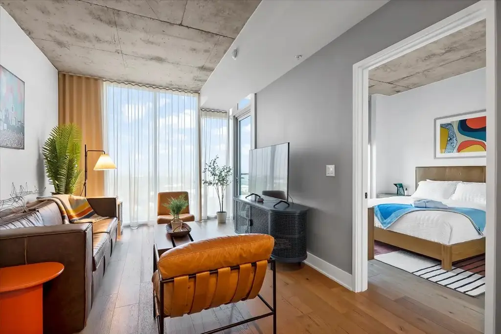48 East Avenue 1207, Austin