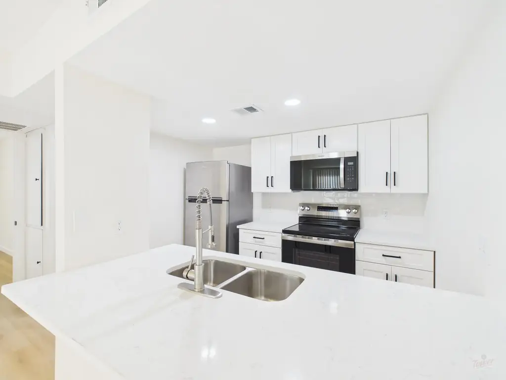 2124 Burton Drive 105, Austin