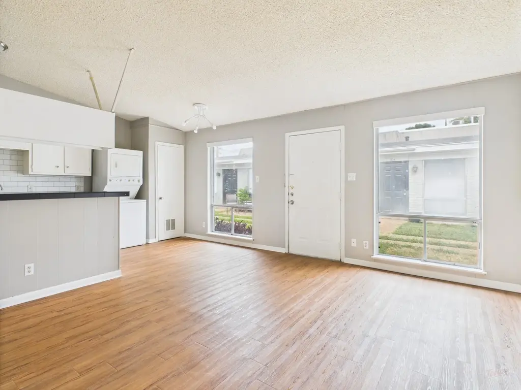 616 51st. Street 104, Austin