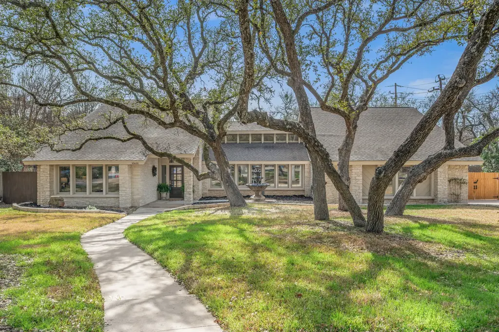 10601 Spicewood Parkway, Austin