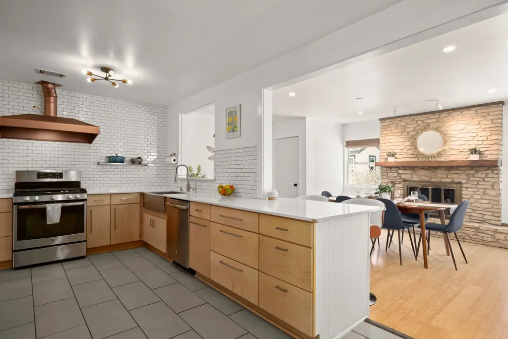 6304 Peggy Street, Austin