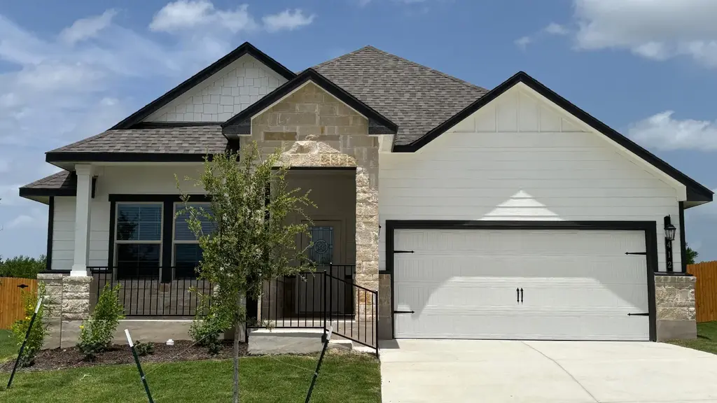 412 Creekfall Road, Burnet