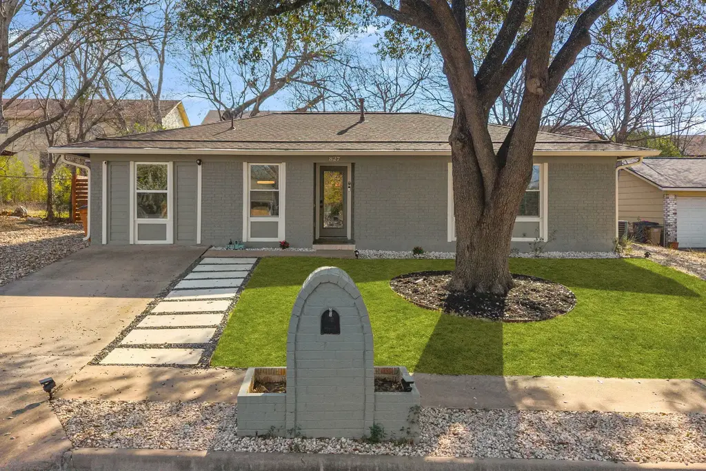 827 Sussex Drive, Austin