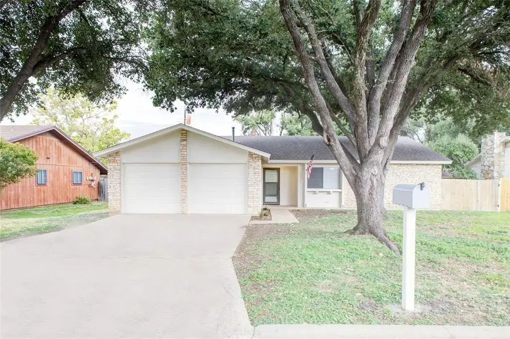 1404 Hillcrest Drive, Taylor